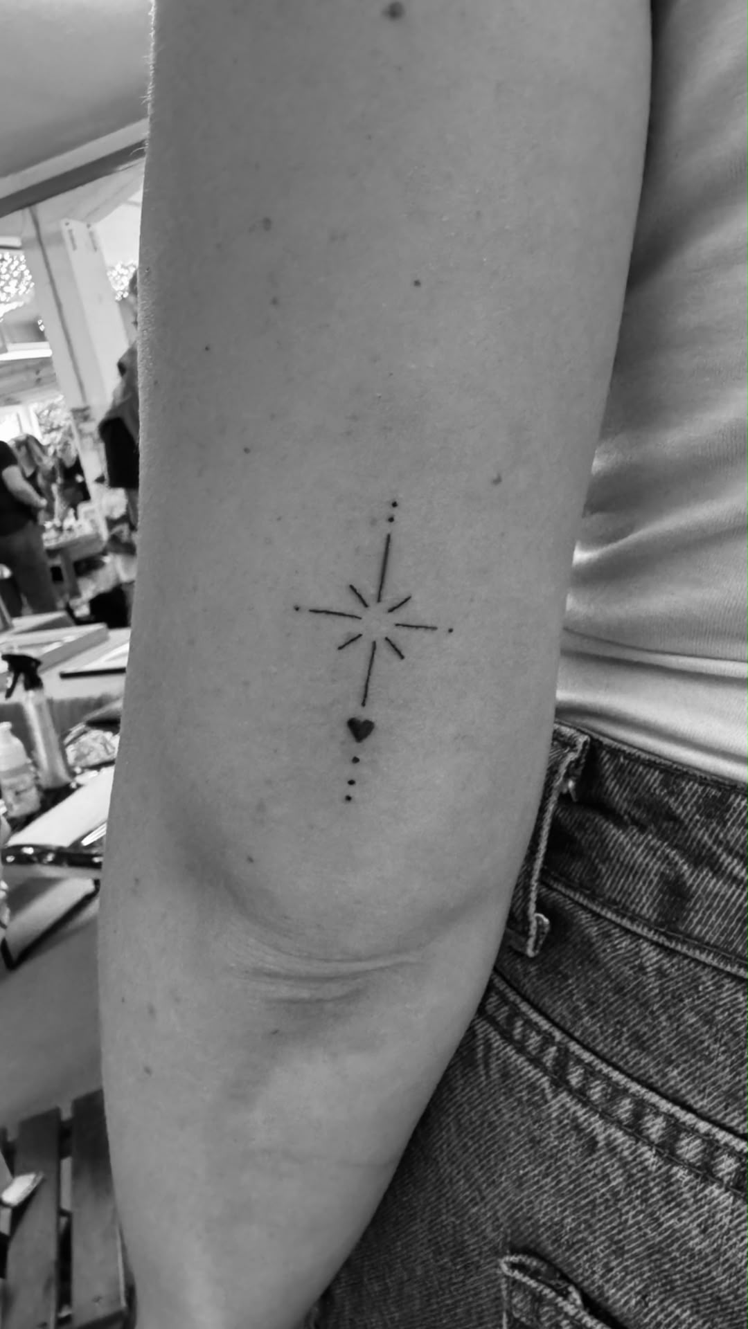Fineline und Micro Realism Tattoos von Mariah