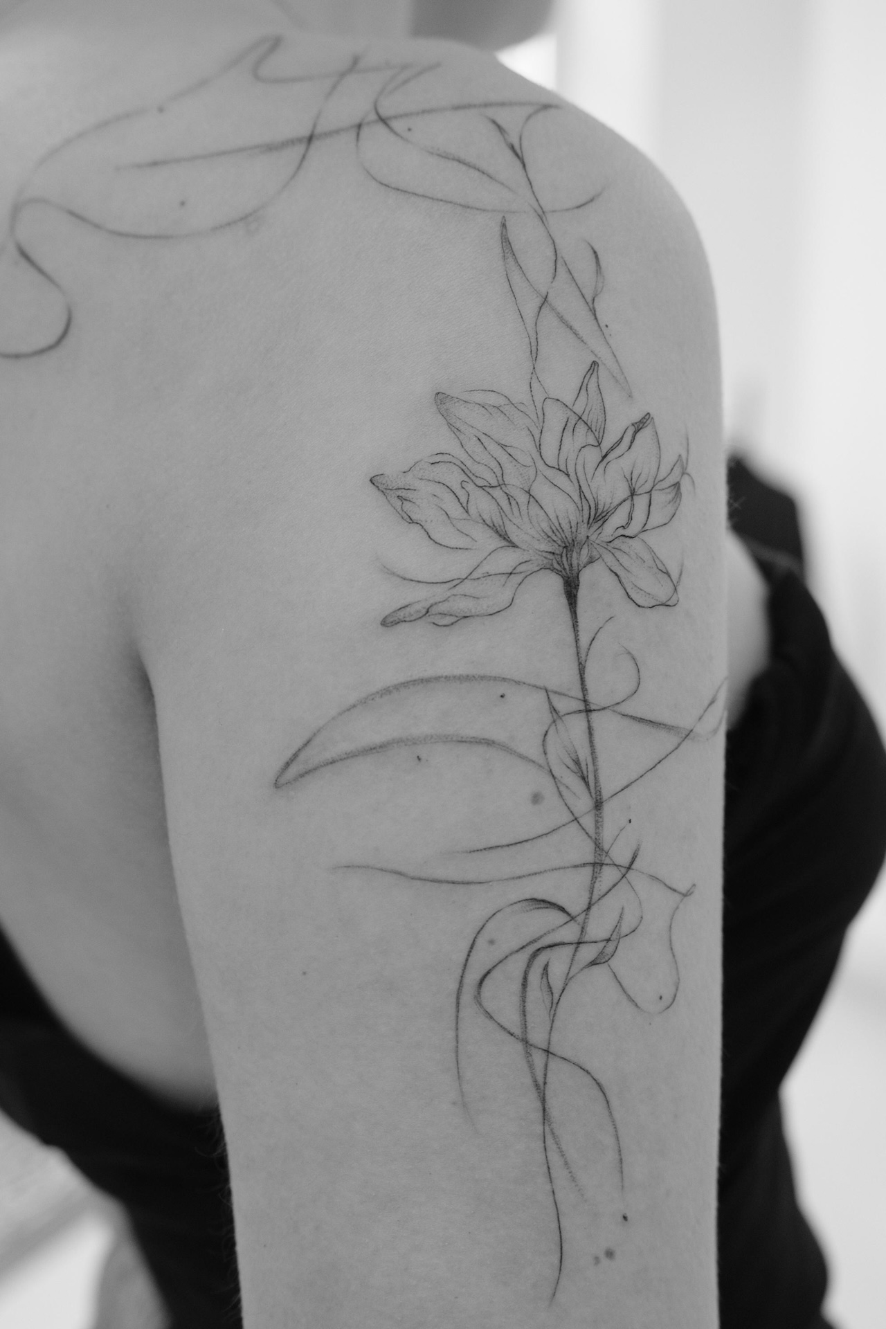 Blackwork, Fineline und Oldschool Tattoos von Mary