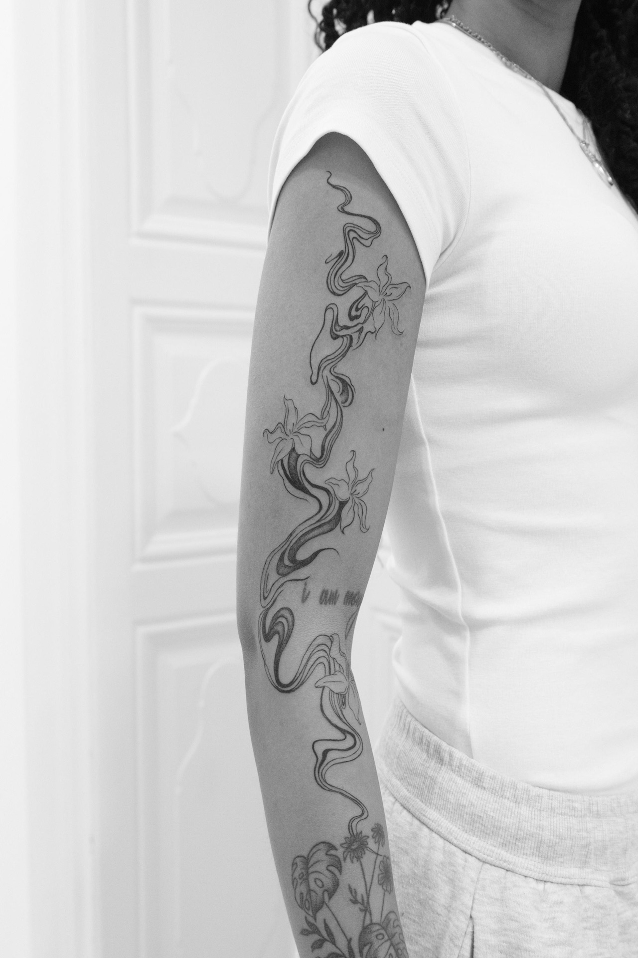 Blackwork, Fineline und Oldschool Tattoos von Mary