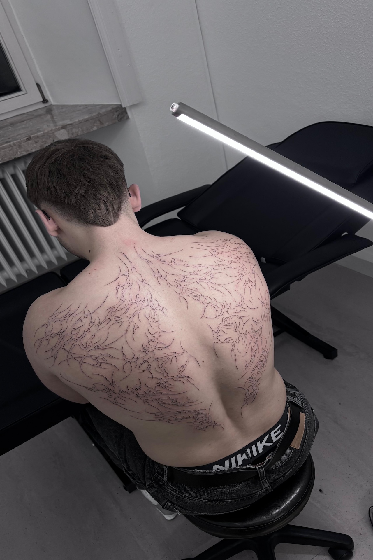 Blackwork, Fineline und Oldschool Tattoos von Mary