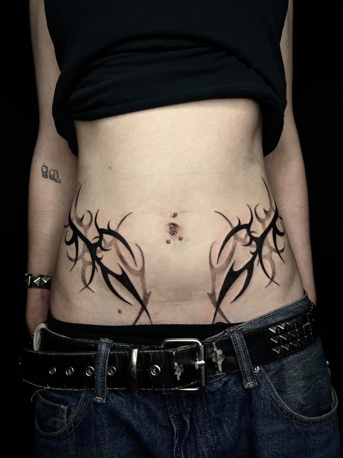 Dark Illustrativ Blackwork Tattoo